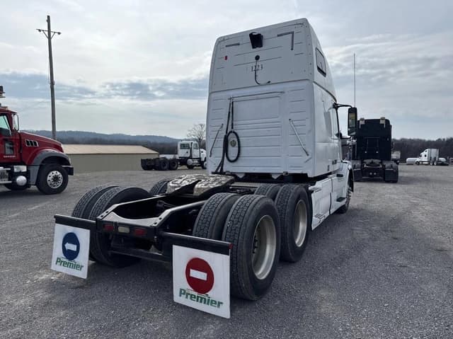 Image of Volvo D13 equipment image 2