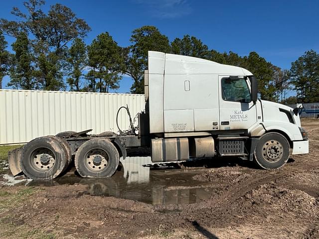 Image of Volvo VNL equipment image 3