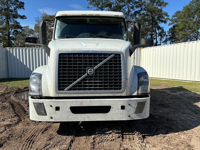 Image of Volvo VNL equipment image 1