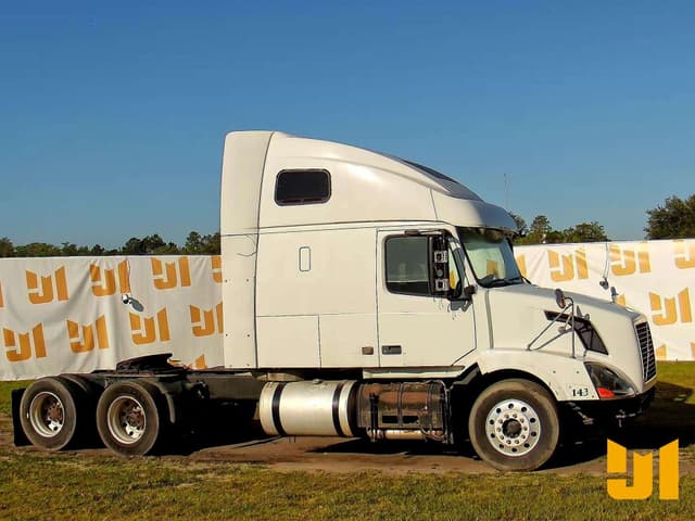 Image of Volvo VNL equipment image 4