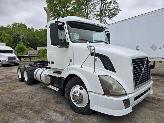 Image of Volvo VNL equipment image 4