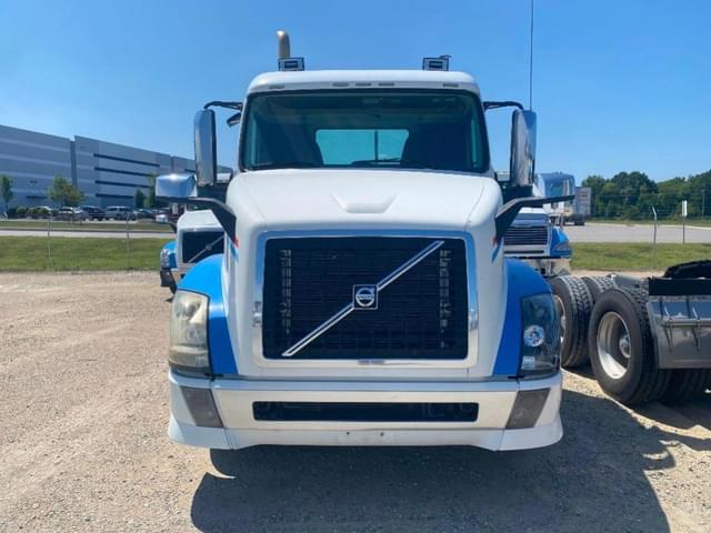 Image of Volvo VNL equipment image 1