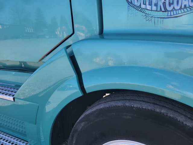 Image of Volvo VNL64T equipment image 4