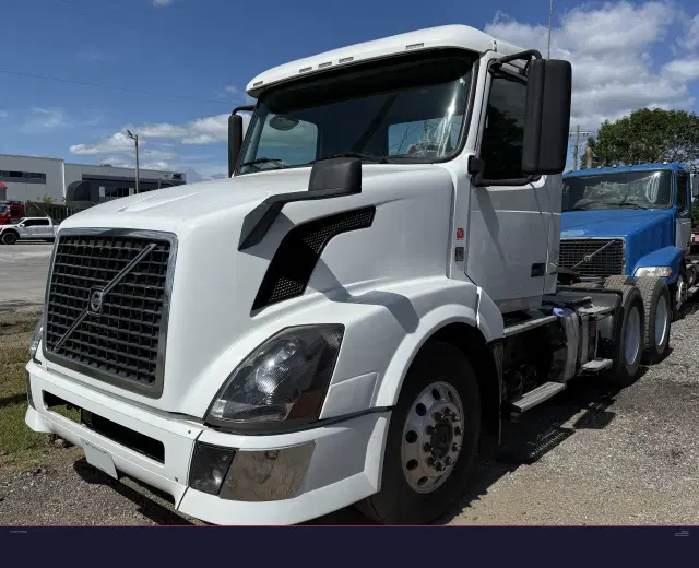 Image of Volvo VNL64T300 equipment image 1