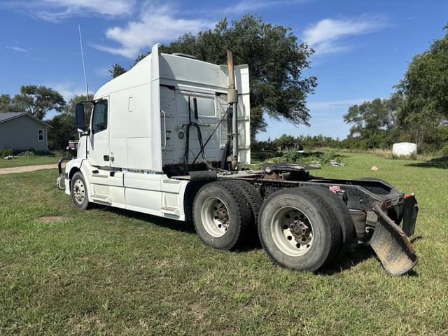 Image of Volvo VNL64T630 equipment image 4