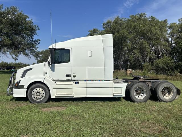 Image of Volvo VNL64T630 equipment image 1