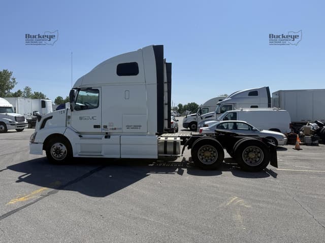 Image of Volvo VNL64T670 equipment image 1