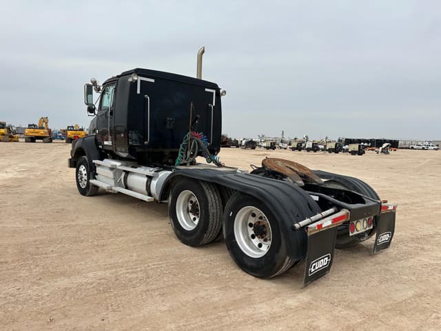 Image of Western Star 4900 equipment image 4