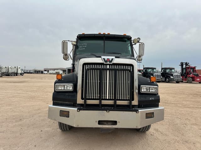 Image of Western Star 4900 equipment image 1
