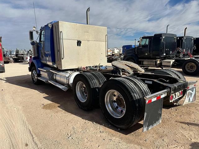 Image of Western Star 4900 equipment image 3