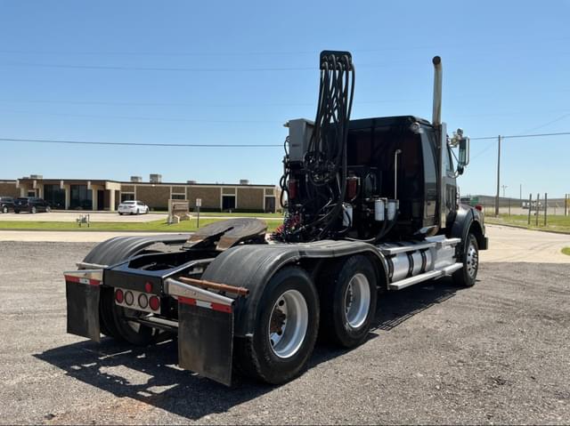 Image of Western Star 4900 equipment image 4