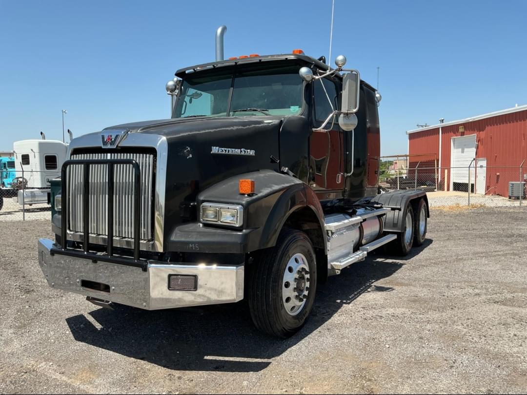 Image of Western Star 4900 Primary image