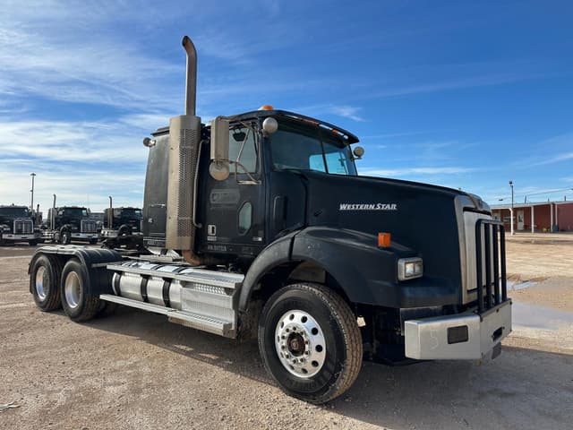 Image of Western Star 4900 equipment image 2