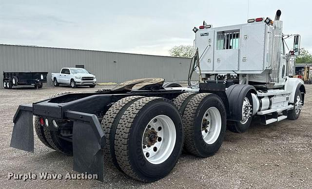 Image of Western Star 4900 equipment image 4