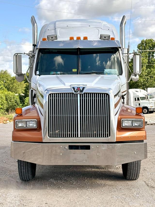 Image of Western Star 4900 equipment image 1