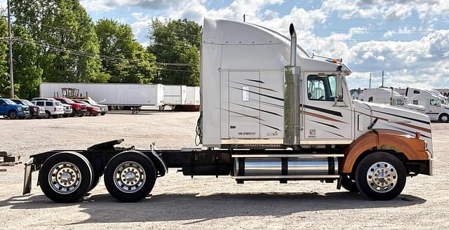 Image of Western Star 4900 equipment image 3
