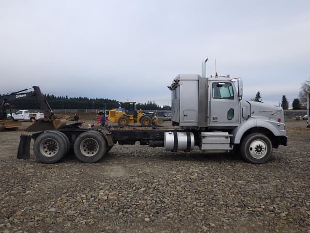 Image of Western Star 4900SB equipment image 2