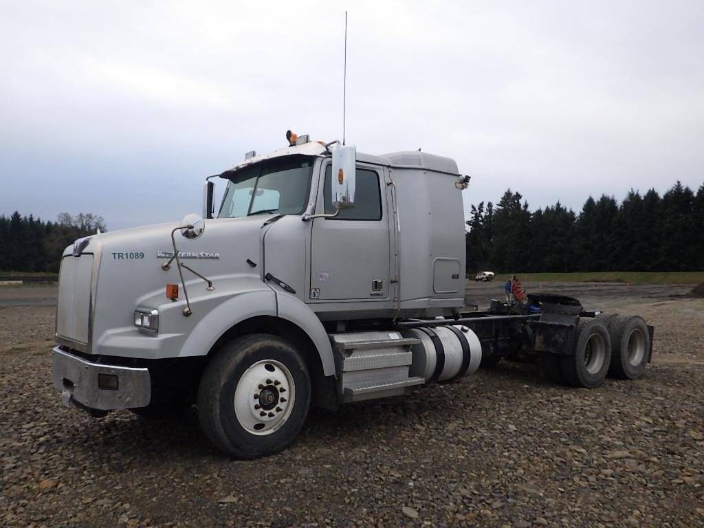 2012 Western Star 4900SB Equipment Image0