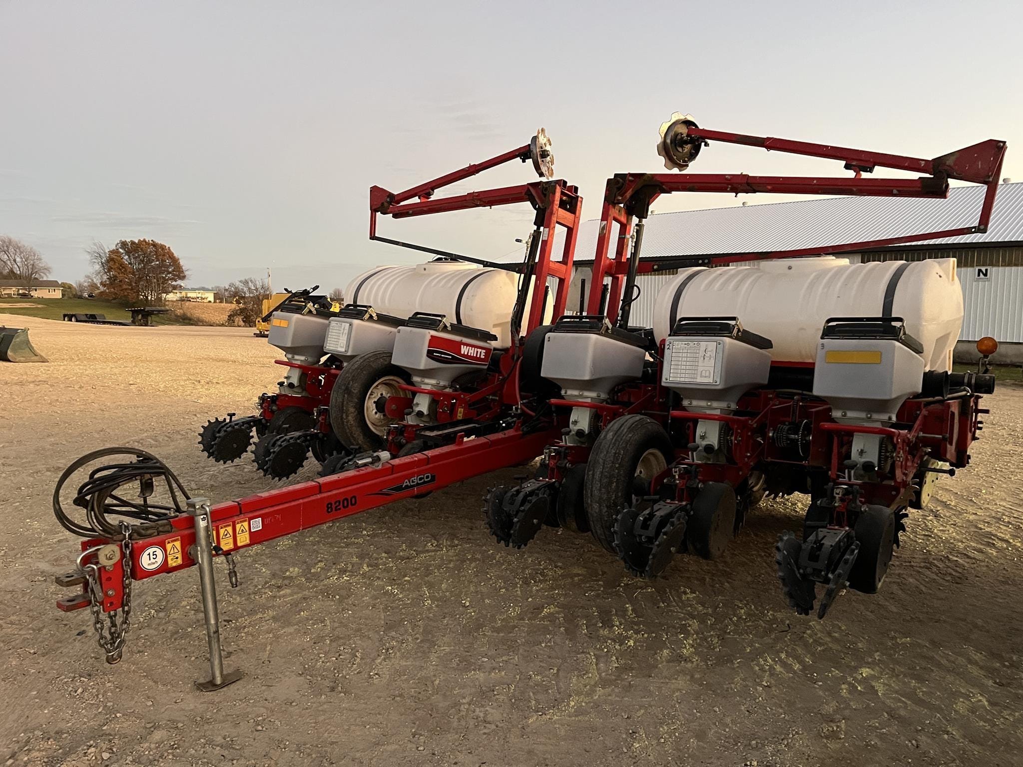 2012 White 8222 Equipment Image0