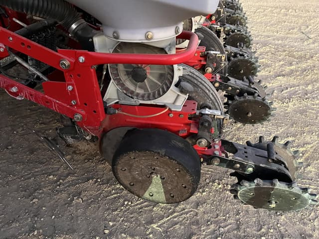 Image of White 8222 equipment image 1