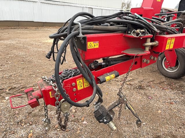 Image of White 8524 equipment image 2