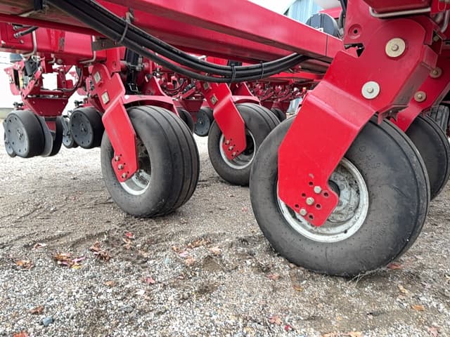 Image of White 8524 equipment image 4