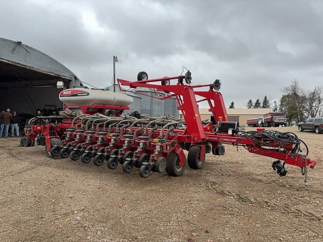 Image of White 8524 equipment image 1