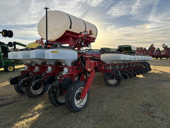 Image of White 8824 equipment image 3