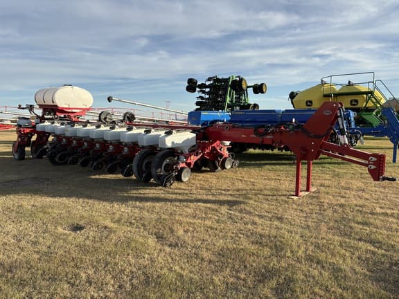 Image of White 8824 equipment image 4