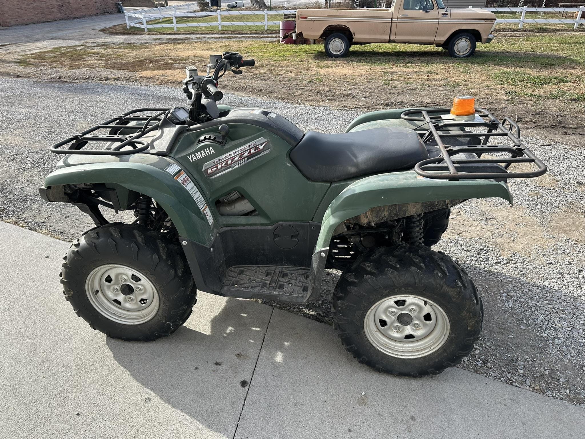 2012 Yamaha Grizzly 700 Equipment Image0