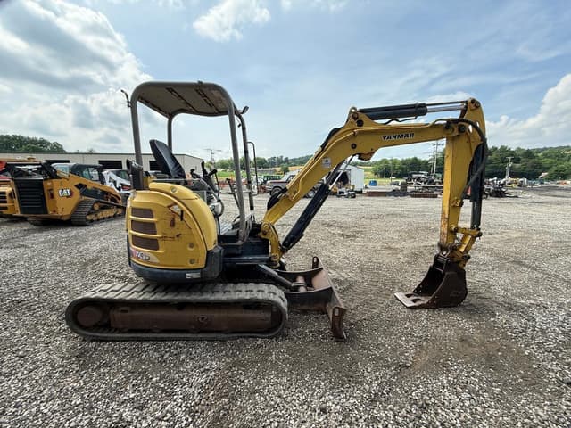 Image of Yanmar VIO35-5B equipment image 4