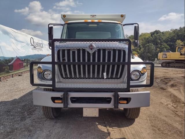 Image of International 7500 equipment image 1