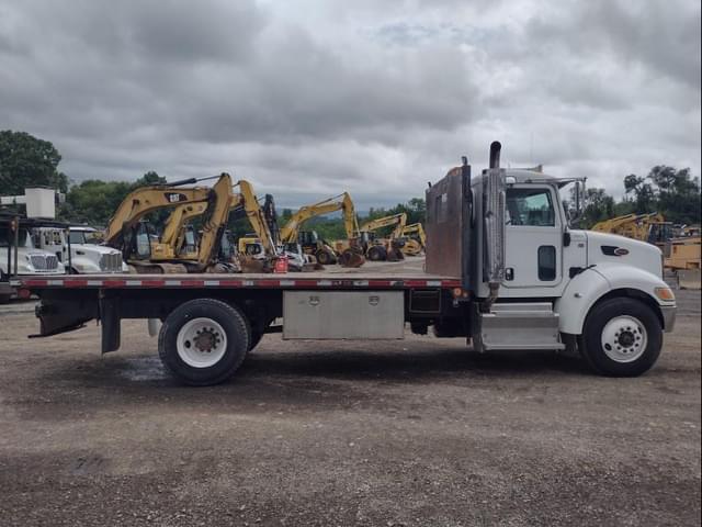 Image of Peterbilt 337 equipment image 2