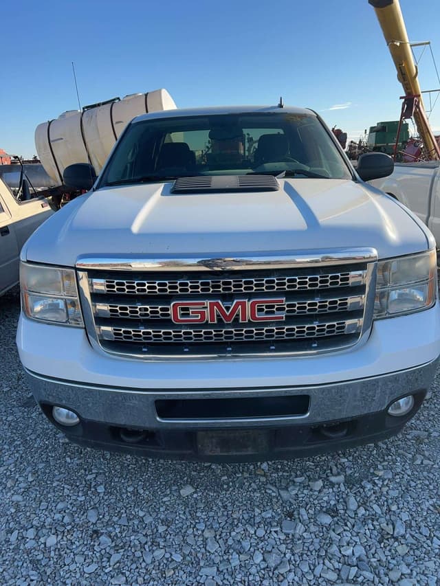 Image of GMC 2500HD equipment image 1