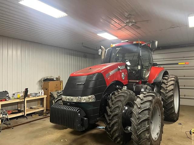 Image of Case IH Magnum 370 equipment image 2