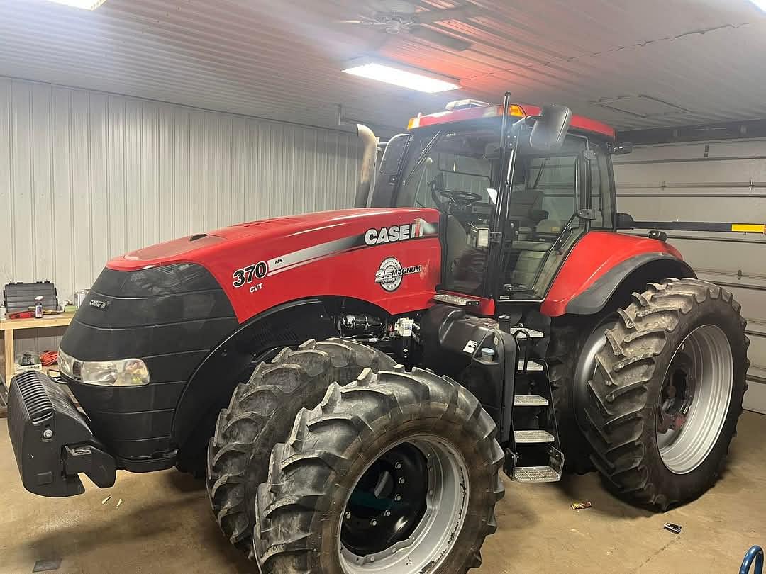 Image of Case IH Magnum 370 Primary image