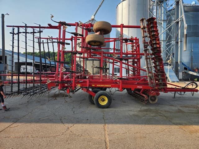Image of Sunflower 6333-34 equipment image 2