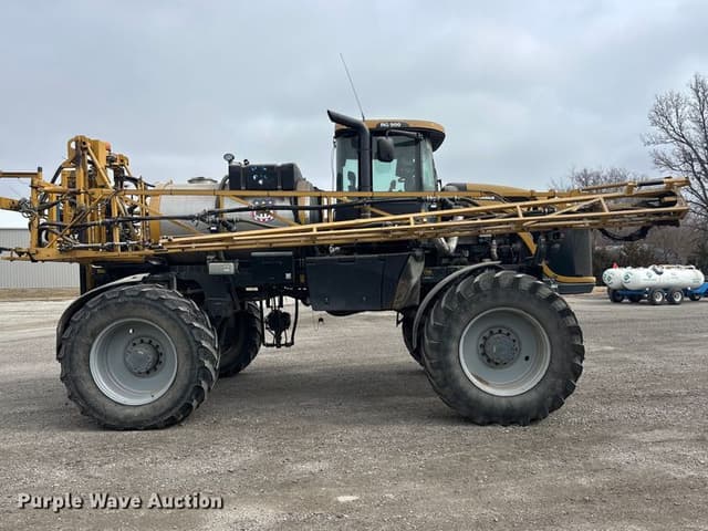 Image of RoGator RG900 equipment image 3