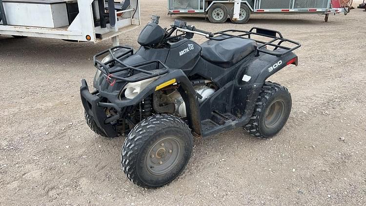 2013 Arctic Cat 300 Equipment Image0