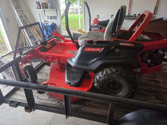 2013 Ariens 915267 Equipment Image0
