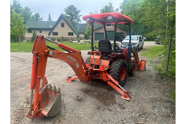 Image of Kubota B26 equipment image 3