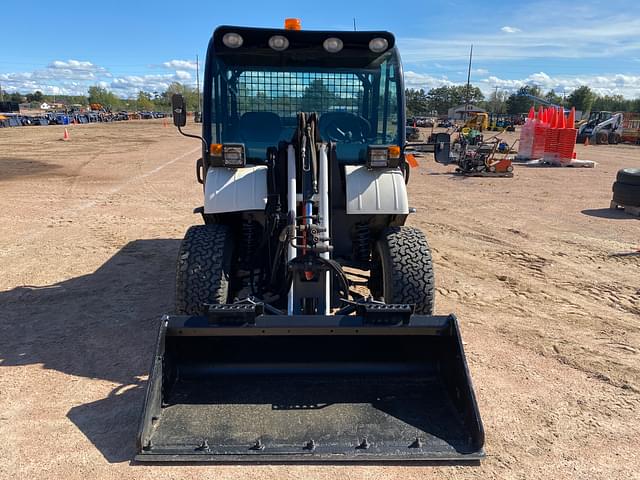 Image of Bobcat Toolcat 5600 equipment image 1