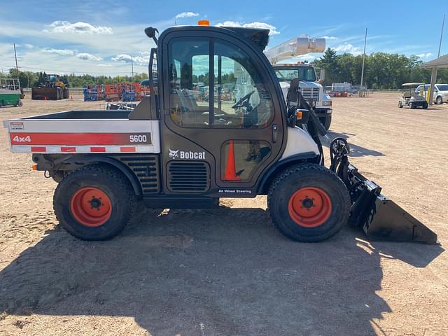 Image of Bobcat Toolcat 5600 equipment image 3