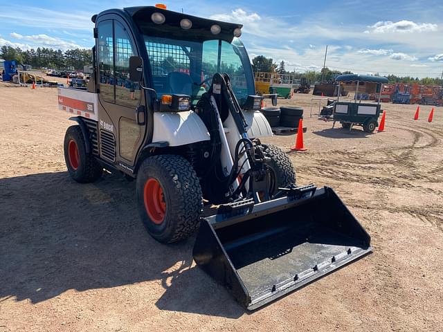 Image of Bobcat Toolcat 5600 equipment image 2