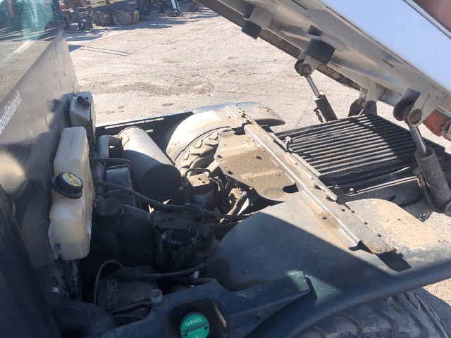 Image of Bobcat Toolcat 5600 equipment image 2