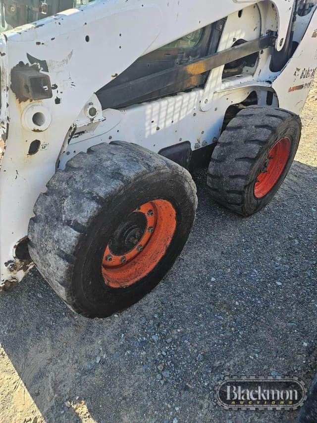 Image of Bobcat S750 equipment image 4
