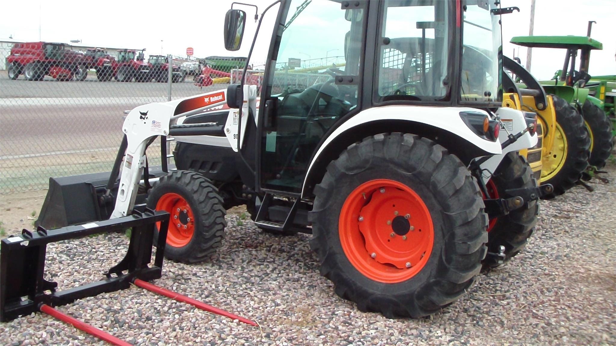 Main image Bobcat CT440