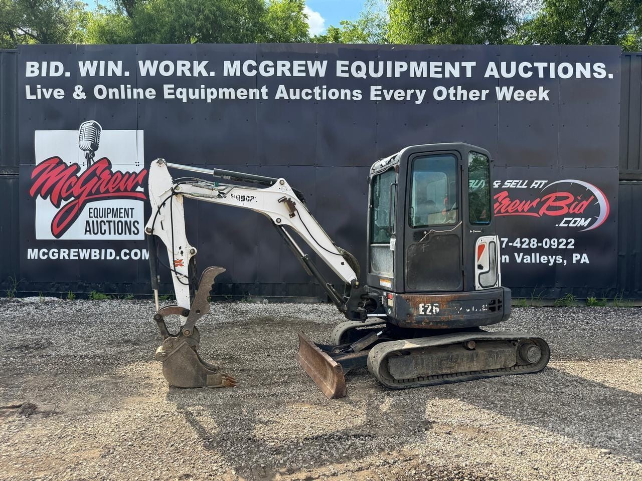 2013 Bobcat E26 Equipment Image0