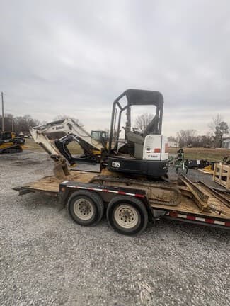 Image of Bobcat E35 equipment image 2
