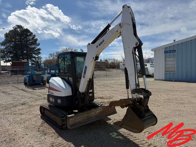 Image of Bobcat E35 equipment image 2